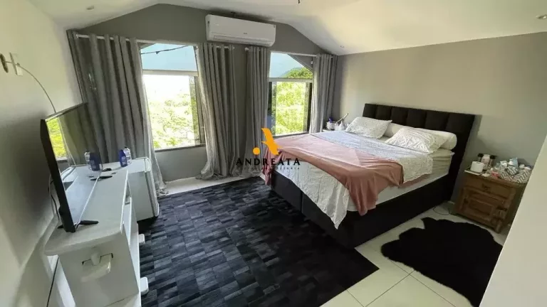 Imagem ESTRADA DOS BANDEIRANTES - Bosque dos Eucaliptos - linda casa 4 quartos