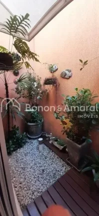 Imagem Excelente casa à venda, com 230m² de área construída no Parque Taquaral, em Campinas. Contendo 3...
