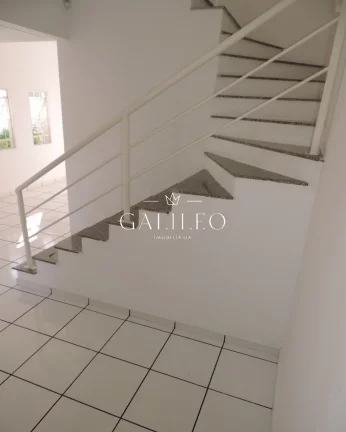 Imagem vende-se casa no Jardim Marambaia Casa 150m2 - 3 Dorm 1 Suíte c/ Sacada 2 Banheiros Cozinha Sala