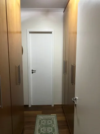 Imagem Apartamento 133 M², 3Q, 3 Suítes, 5 Banheiros, 3 Vagas, Varanda, Lavabo, Piscina, Quadra de tênis, Academia, Sauna, Salão de Festas e Salão de Jogos.