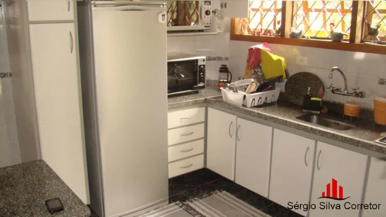 Imagem Casa com 04 Quartos à Venda, em Condomínio Fechado em Campos do Jordão SP.