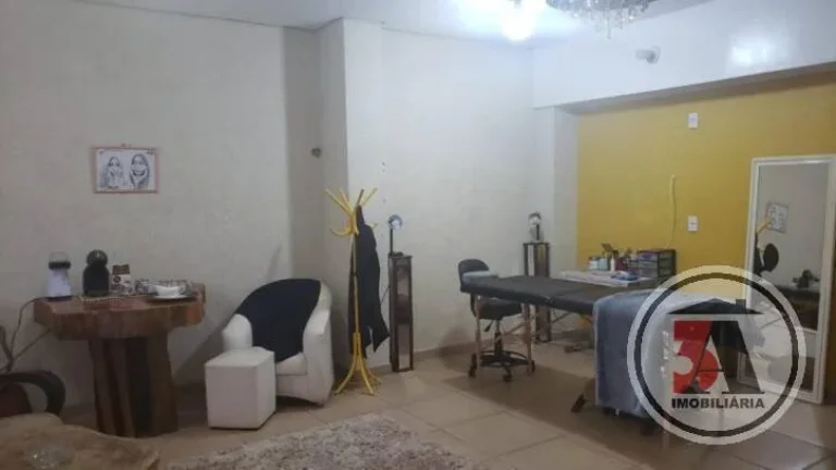 Imagem Sobrado com piscina a 50m da Assembleia Legislativa