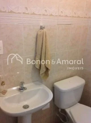 Imagem Excelente apartamento, totalmente reformado e bem localizado, com sala para dois ambientes e varanda...