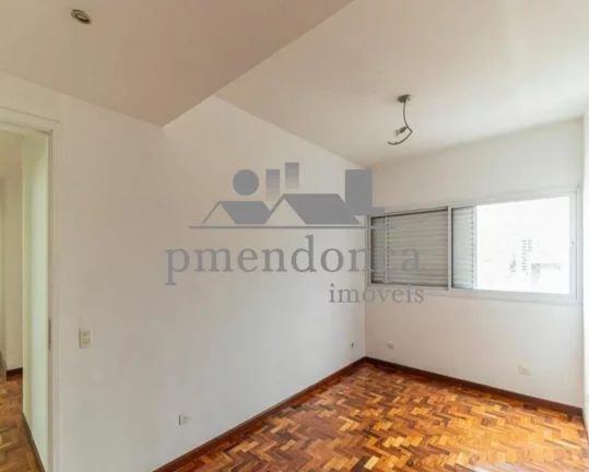 Imagem Apartamento amplo, living para 02 ambientes, dormitórios com armários, banheiro social, cozinha e ...