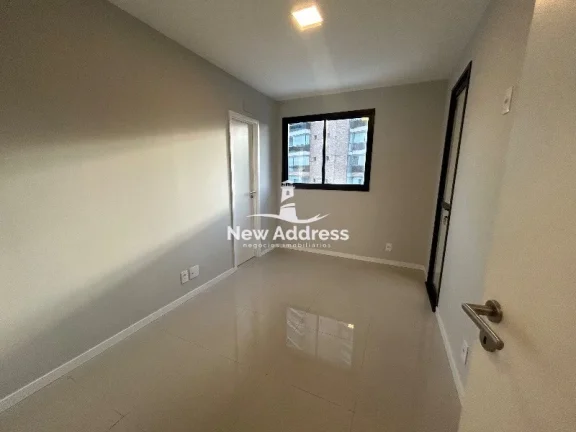 Imagem Apartamento de 3 quartos, com 129m² e sol da manhã, à venda na Enseada do Suá - Vitória