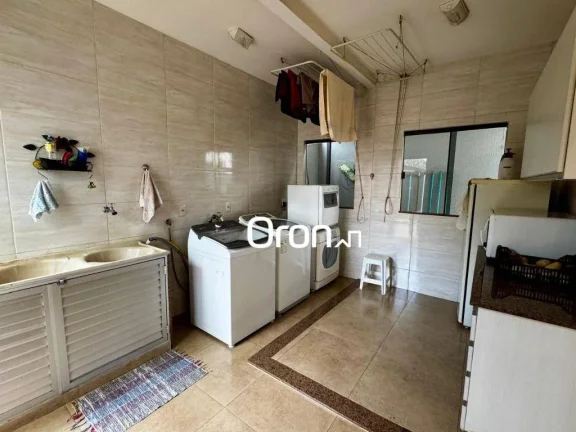 Imagem Casa com 3 dormitórios à venda, 236 m² por R$ 950.000,00 - Setor Faiçalville - Goiânia/GO