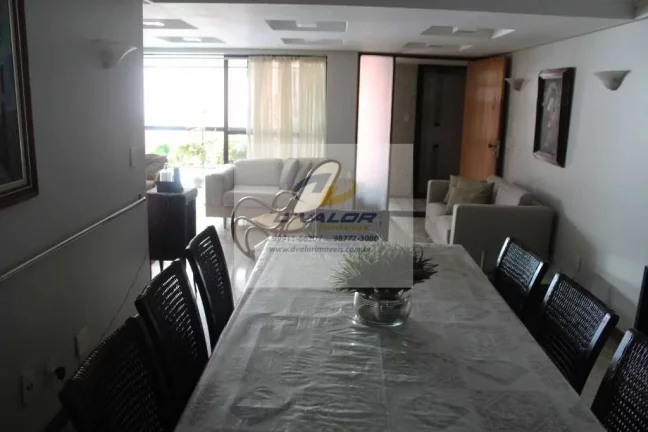 Imagem Vendo apartamento com 188,m², varanda ampla, 4 quartos s/ 2 suítes, DCE, sala p/ 2 ambientes e 2 vagas