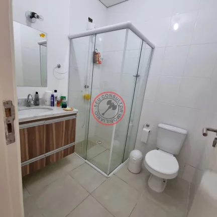 Imagem ESCRITURA DEFINITIVA,CASA COM 4 QUARTOS SENDO 3 SUITES, LAVANDERIA E AREA GOURMET EM CONDOMINIO