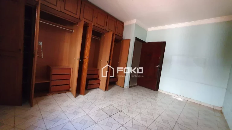 Imagem Casa térrea com 3 dormitórios para alugar, 260 m² por R$ 4.740/mês - Vila Rosália - Guarulhos/SP