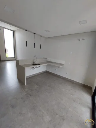 Imagem Casa a venda com 3 quartos de 190m2 no condomínio Reserva Ermida