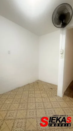Imagem Casa Comercial para Locação em São Paulo-SP na Chácara Mafalda: 6 salas, 1 banheiro, 4 vagas de garagem e 150m² de área.