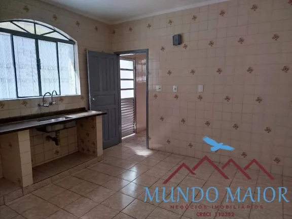 Casa T?(C)rrea na Vila Floresta Edícula, 3 Vagas e Quintal Amplo!