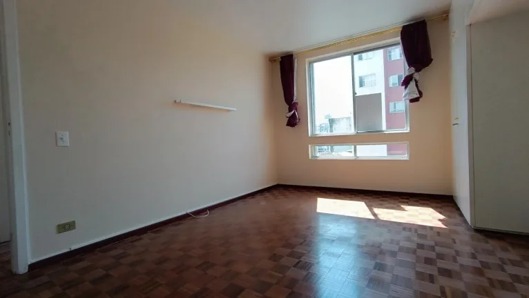 Imagem Apartamento no Centro de Curitiba, 146 m2, 3 dorm amplo.