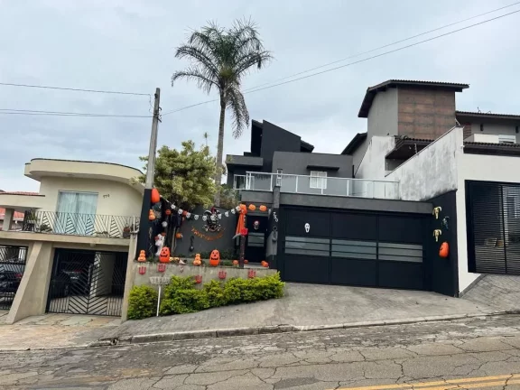 Imagem Sobrado com 5 dormitórios à venda, 215 m² por R$ 2.500.000,00 - Vila Oliveira - Mogi das Cruzes/SP