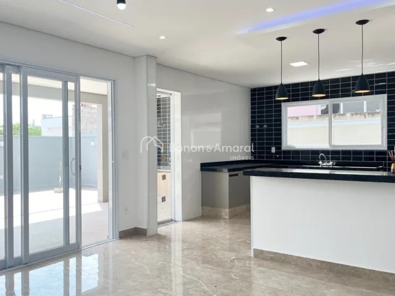 Imagem Casa com 3 suítes, varanda, sala de estar, sala de jantar, cozinha, área de serviço, quintal, esp...