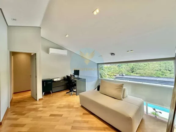 Imagem Casa em Condomínio a Venda no bairro Granja Viana - Embu das Artes, SP