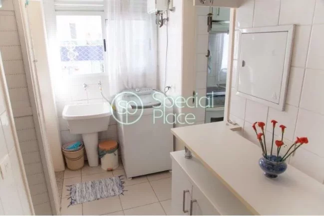 Imagem Apartamento de 116m² no Brooklin, totalmente reformado com living para 3 ambientes, sacada, lavabo,...