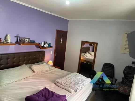Imagem SANTO ANDRÉ Sobrado 280M², 3 dormitórios, 2 vagas, espaço gourmet, com ótima localização e valor !!!