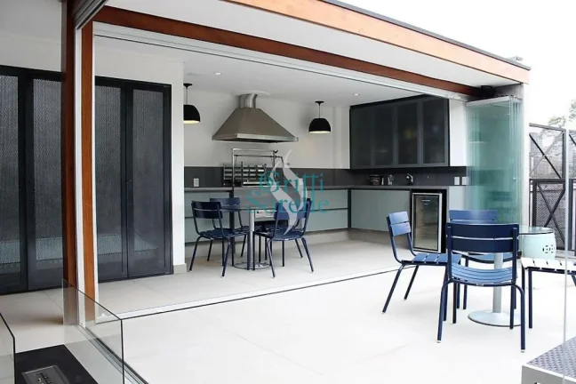 Imagem Luxuosa Casa/Sobrado à Venda em Moema - São Paulo/SP.