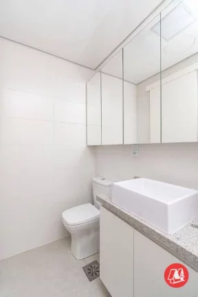 Imagem Na Ivo Corseuil, mobiliado, 2 dormitórios, suíte e vaga
