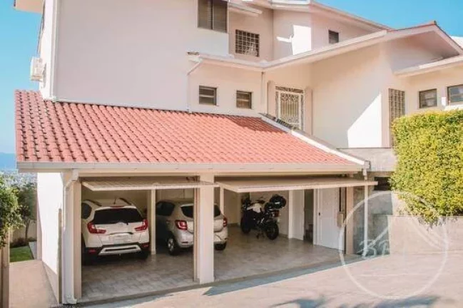 Imagem Vendo maravilhosa casa no Bosque das mansões São jose SC