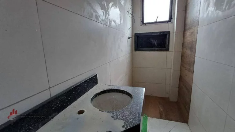 Imagem Sobrado com 3 dormitórios à venda, 101 m² por R$ 565.000,00 - Mirim - Praia Grande/SP