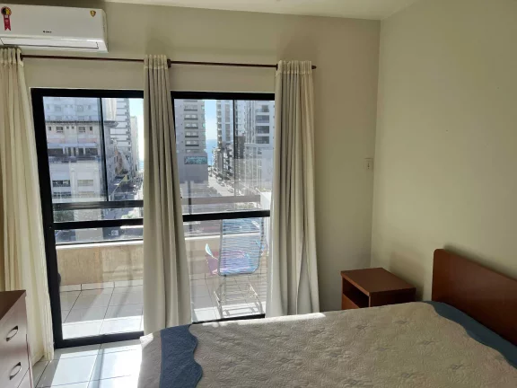 Imagem Apartamento mobiliado com 3 dormitórios sendo 1 suíte e 2 vagas de garagem em Itapema/SC