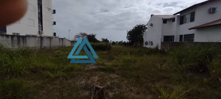 Imagem Terreno frente mar em Canasvieiras - Pé na areia