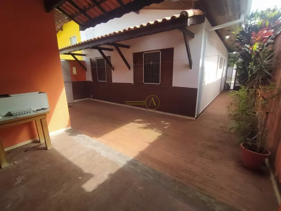 Imagem Casa com 2 dorms, á 500m da Praia, perto do centro à venda em Peruíbe