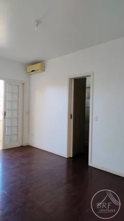 Imagem Ampla casa de 2 pavimentos 4 dormitórios (suíte) no Balneário do Estreito