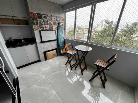 Imagem Adriano Carpes Imóveis vende apartamento semimobiliado com 2 dormitórios sendo 1 suíte e sacada com churrasqueira na praia de Gravatá na cidade de Navegantes