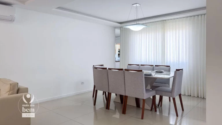 Imagem Sobrado com 316 m² - 5 Quartos - 4 Suítes, 1 Lareira, 1 Churrasqueira – 4 vagas, à venda por R$ 1.737.000 - Campo Comprido - Curitiba/PR