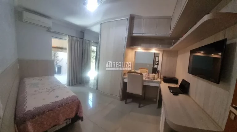 Imagem Casa à venda no bairro Dom Eduardo II, Uberaba: 3 dormitórios, piscina aquecida e móveis planejados!