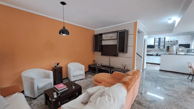 Imagem Sobrado à venda - Área ùtil 280 m2 com 3 dormitórios sendo 1 suíte - 3 vagas - Loteamento Champs Pri