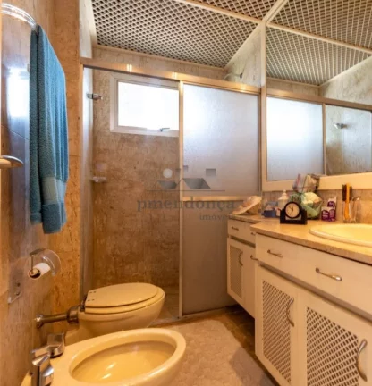 Imagem Apartamento amplo, com terraço, living para 02 ambientes espaçosos, sala de almoço, sala de TV, l...