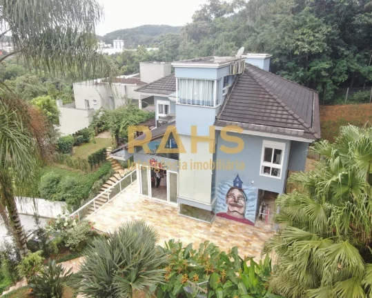 Imagem Linda casa com piscina e pista de skate no bairro São Marcos. Se tem algo que esse momento de pande...