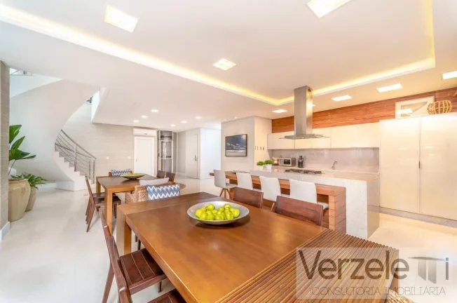 Imagem Cobertura para Venda em Balneário Camboriú / SC no bairro Centro