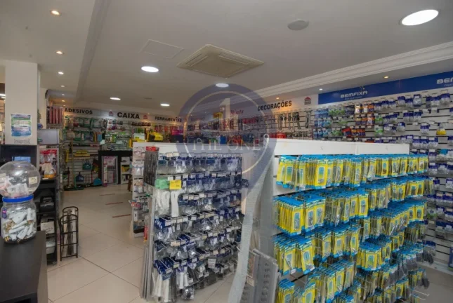 Imagem Galpão Comercial à Venda na Saúde, São Paulo-SP - 402m², 7 banheiros e 5 vagas de garagem