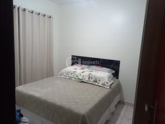 Imagem Imperdível oportunidade: Casa comercial de alto padrão à venda em Coxim-MS, no Centro! 3 quartos, 1 suíte, 1 sala, 5 banheiros, 1 vaga de garagem, 180m² de área.