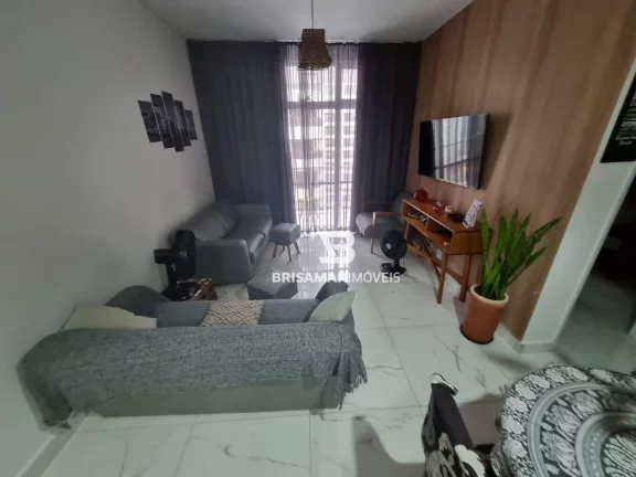 Imagem PITANGUEIRAS- UMA QUADRA DO MAR , TOTALMENTE REFORMADO, GARAGEM PRIVATIVA NO PRÉDIO, CONDOMÍNIO BAIXO.