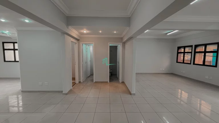 Imagem SALA DISPONIVEL PARA LOCAÇÃO NO SEGUNDO ANDAR - RUA VOLUNTARIOS DA FRANCA AO LADO DA PRAÇA