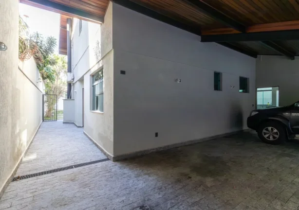 Imagem Imperdível: Casa de Luxo para Locação em São Paulo - Alto de Pinheiros 6 quartos, 6 suítes, 2 salas, 7 banheiros, 6 vagas, 450m²
