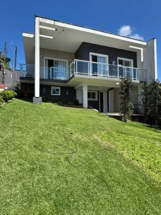 Imagem Casa com 3 dormitórios sendo 1 suíte e 2 vagas - Iririú | Joinville/SC