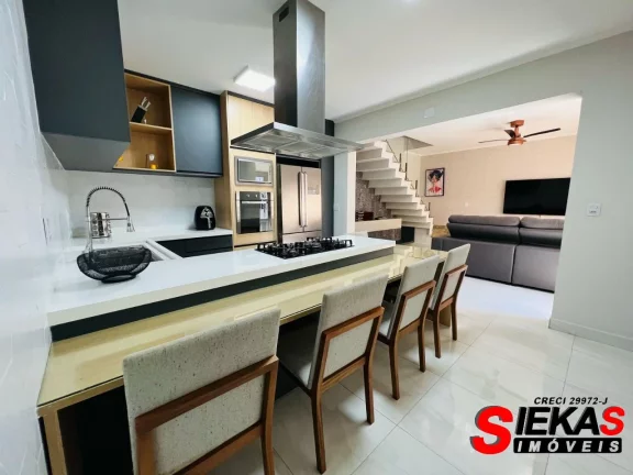 Imagem Imperdível! Casa de 3 quartos e 1 suíte no Tatuapé, São Paulo-SP: 200m², 3 banheiros e 2 vagas de garagem. Confira!