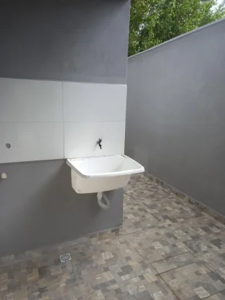 Imagem Casa para Venda em Itanhaém, Bopiranga, 2 dormitórios, 1 suíte, 1 banheiro, 2 vagas