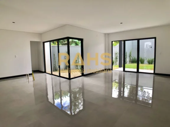 Imagem Sobrado Alto padrão a venda com 160,87 m² de área construída, 1 suíte e 2 quartos a venda no me...