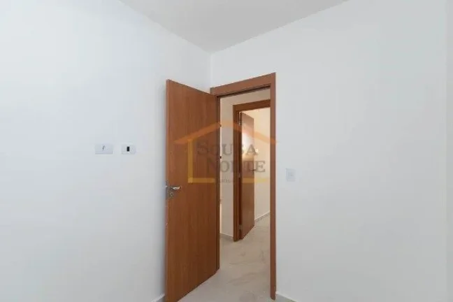 Imagem Apartamento com 33,70m², dispõe de 2 dormitórios, 1 banheiro, sala dois ambientes, cozinha com ga...