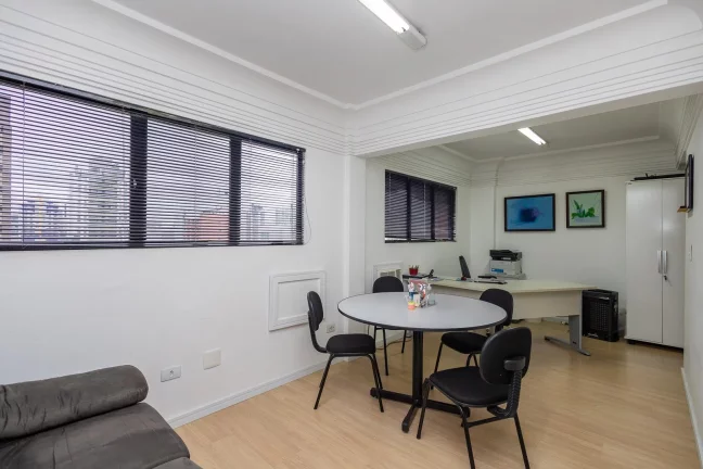 Imagem Sala comercial no Centro de Curitiba, PR