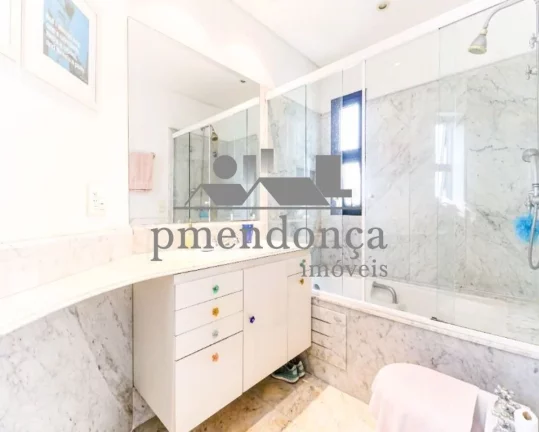 Imagem Apartamento de alto padrão em rua muito cobiçada na Vila Madalena.