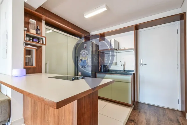 Imagem Studio de Luxo à Venda em Pinheiros - São Paulo-SP: 1 Quarto, 2 Salas, 1 Banheiro, 1 Vaga, 49m² de Pura Elegância!